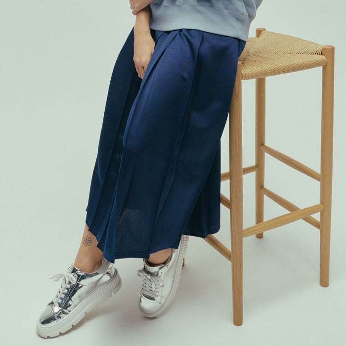 ESSENTIAL(エッセンシャル) ブライトキングプリーツスカート 2502-131-261 ネイビー