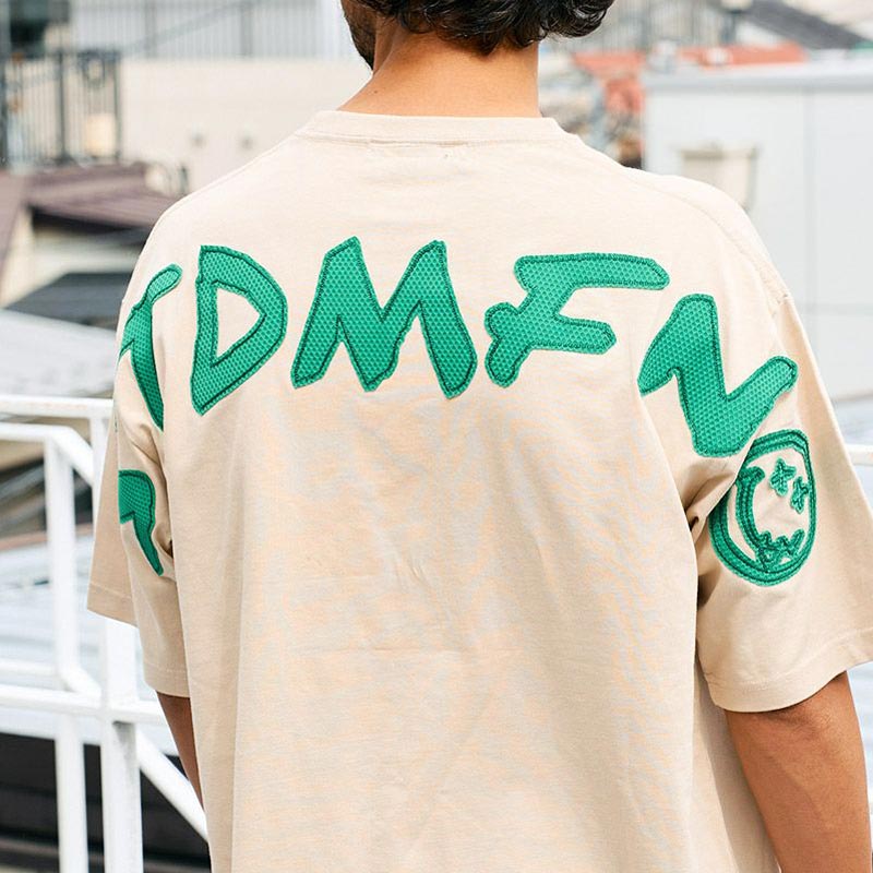 スタッドマフィン 514-02790 5.6ozコットン天竺 グラフィティカットワークパッチオーバーシルエット SS Tシャツ ベージュ